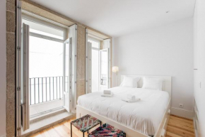 Flux Art Studio w/ AC & Balcony by LovelyStay